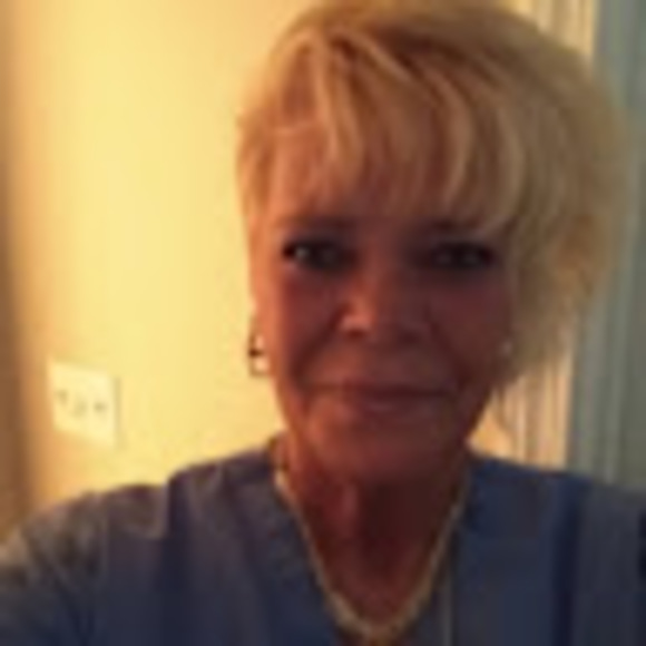 Meet your Posher, Jennifer - Picture 1 of 1